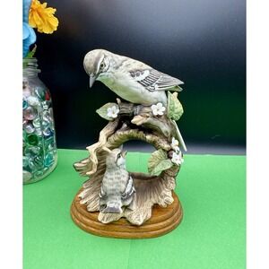 Vintage Homco Masterpiece Porcelain Mockingbird & Baby Bird On Log~1979 ~w Stand